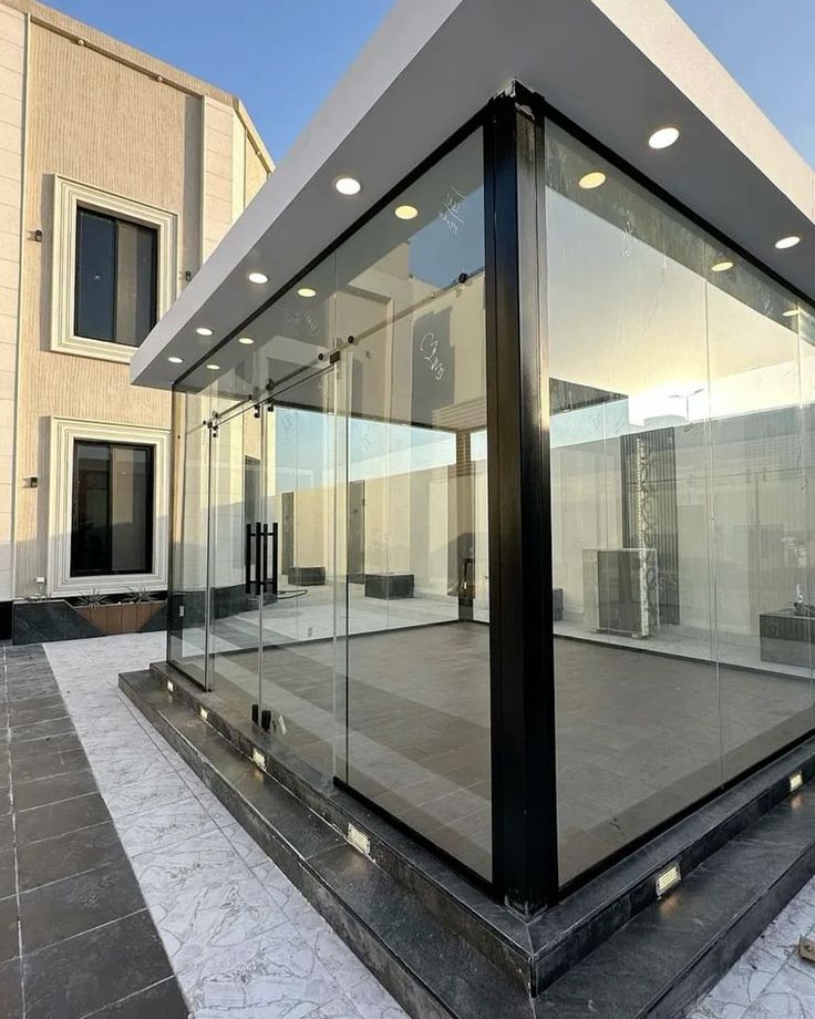 الجلسات والمظلات رتنسيق حدائق في الرياض – تصميم حديقة مودرن