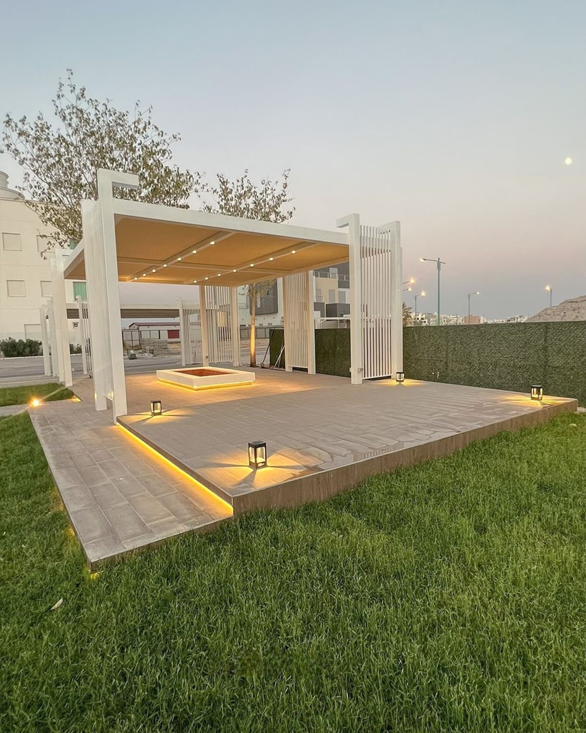 عشب طبيعي وصناعي تنسيق حدائق في الرياض – تصميم حديقة مودرن