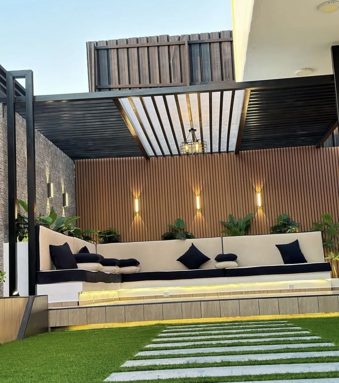 خشب الباركية و اﻟﺠﺪارﻳﺎت تنسيق حدائق في الرياض – تصميم حديقة مودرن